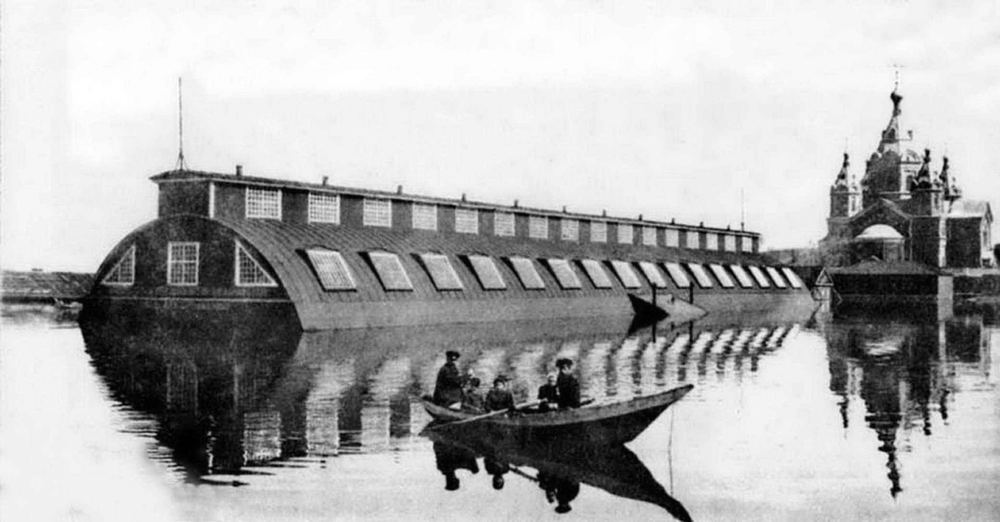 Нижегородская ярмарка. Приют графа Игнатьева во время розлива