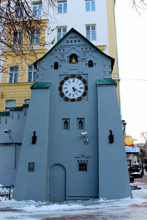 The clock tower by the The State Bank Building on B. Pokrovskaya , present-day view