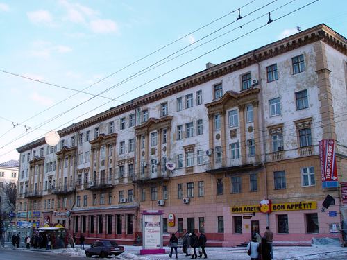 ул Б.Покровская дом 60, "Серая лошадь"