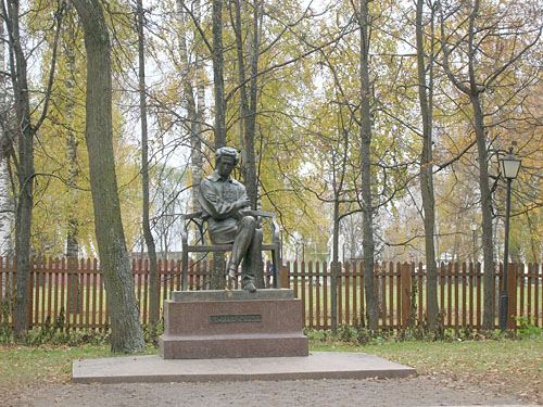 Статуя А.С. Пушкина в с.Большое Болдино