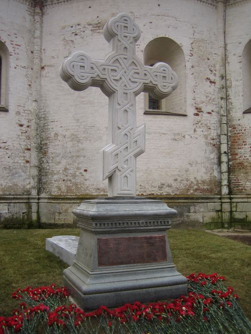 The tombstone erected on November 1, 2008 over the grave of D. Pozharsky at the Spaso-Yevfimiev Monastery (Suzdal)