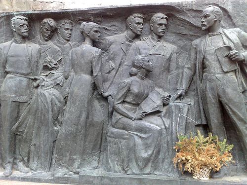 Памятник нижегородским марксистам