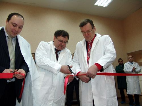 Nikolay Sataev (far right) opens the selective soldering line at the Rikor Electronics plant (formerly "JSC City of Arzamas Radio Components Plant")
