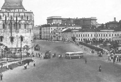 A trolleybus at Minin Square , 1960s