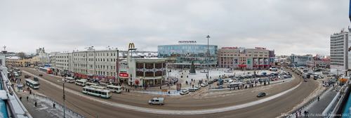 Площадь Революции днем. Фото Алексея Лифанова